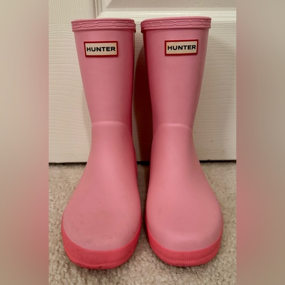 Hunter | Kids’ First Classic Rainboot | Pink | Fleece Boot Liner | Off White - Picture 5 of 8